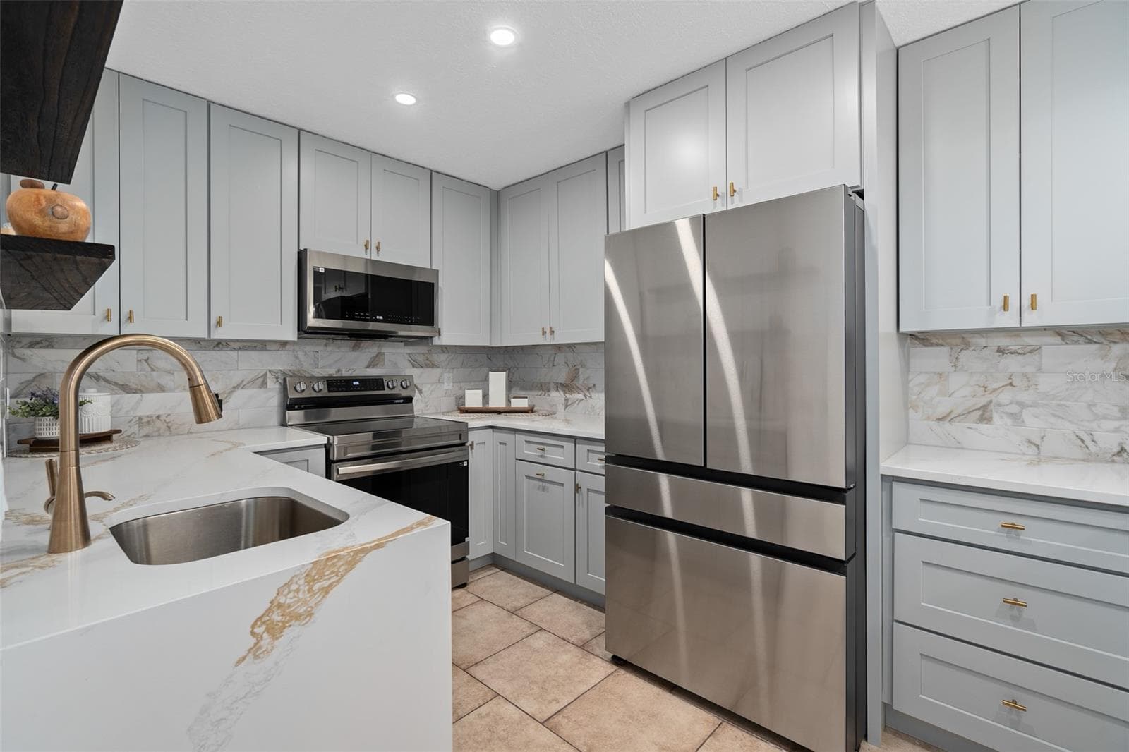 Condominium at 4190 VERSAILLES DR #4190D, ORLANDO, photo 14 of 29