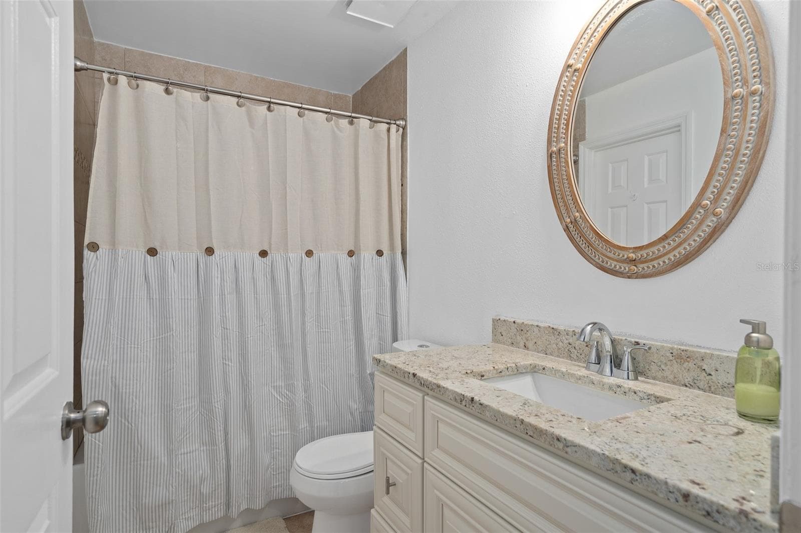 Condominium at 4190 VERSAILLES DR #4190D, ORLANDO, photo 15 of 29