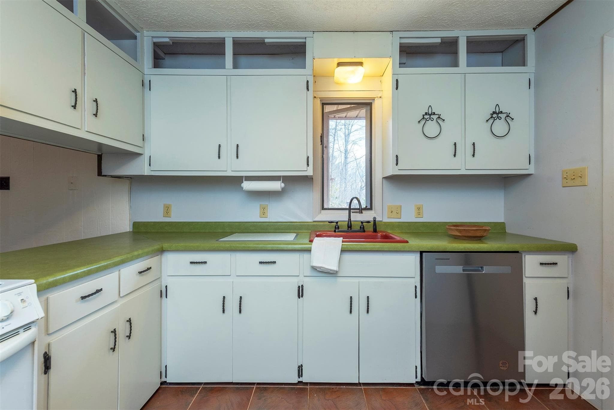 Single Family Residence at 118 Richard Lane, Black Mountain, photo 13 of 43