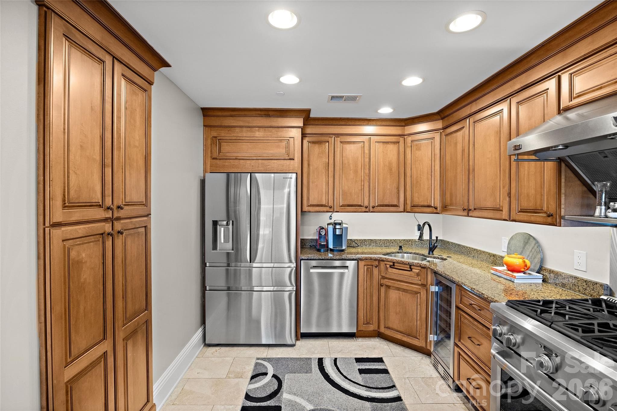 Condominium at 520 E Martin Luther King Jr Boulevard, Charlotte, photo 11 of 48