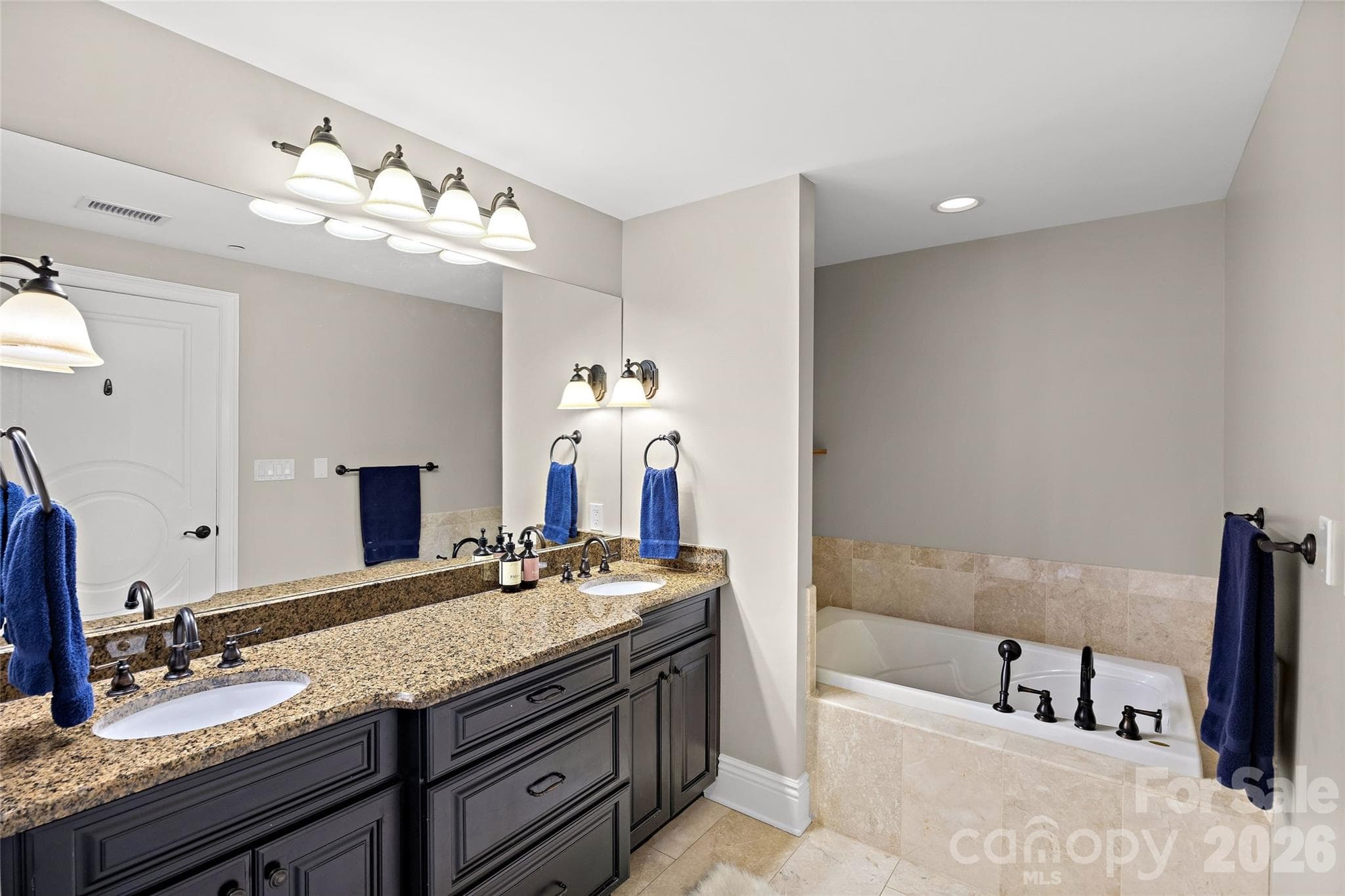 Condominium at 520 E Martin Luther King Jr Boulevard, Charlotte, photo 23 of 48