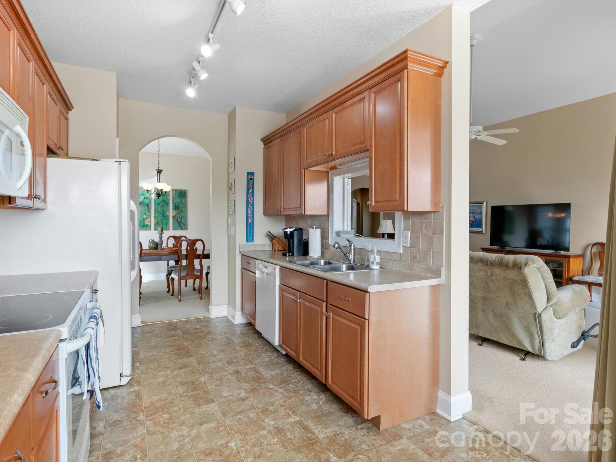 Single Family Residence at 7 Eagle Creek Trail S, Flat Rock, photo 13 of 29