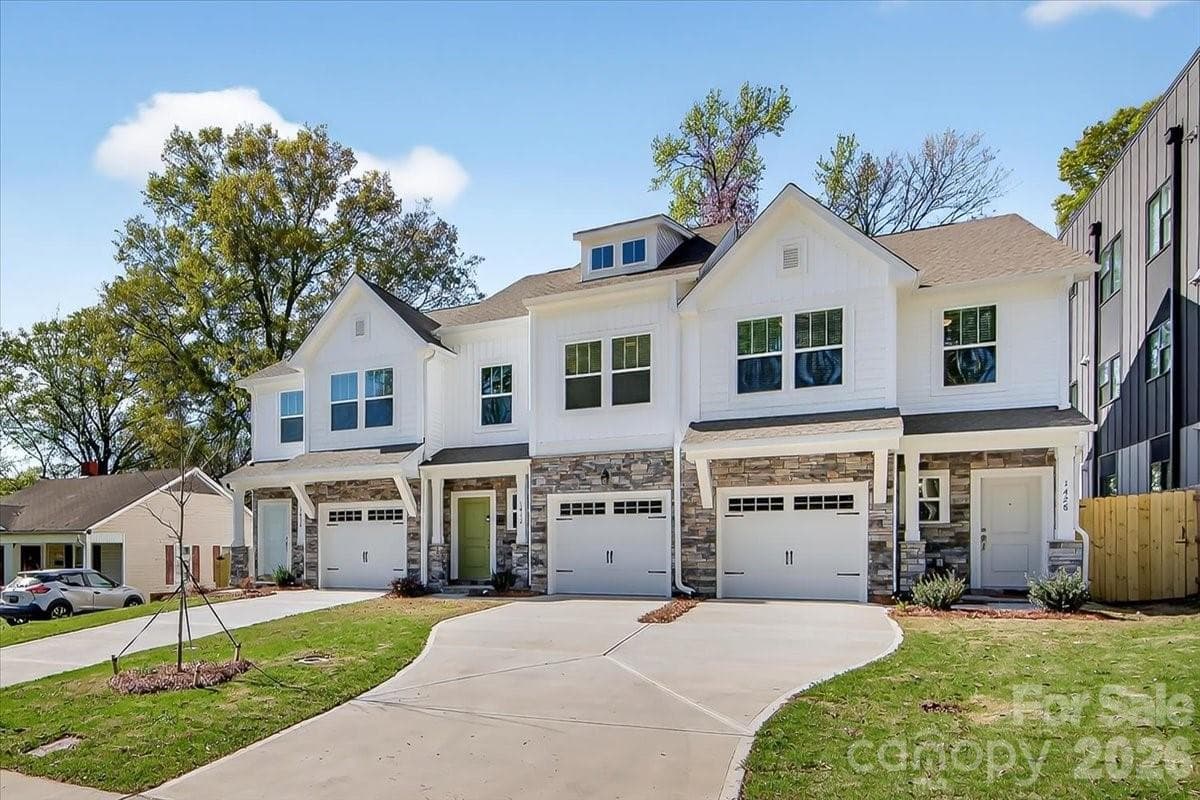 Townhouse at Charlotte, photo 2 of 31
