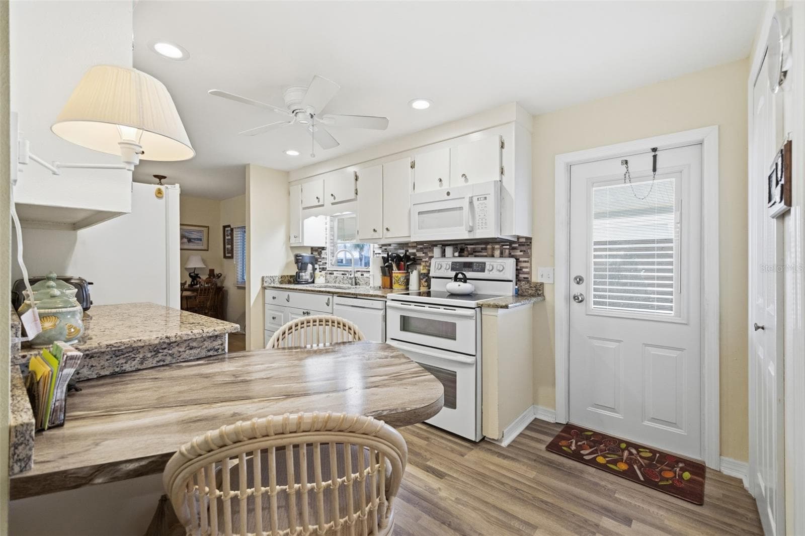 Granite Countertops - 5509 BERMUDA CT, BRADENTON