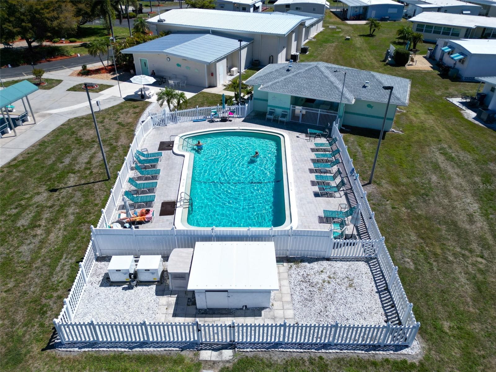 Community Pool - 5509 BERMUDA CT, BRADENTON