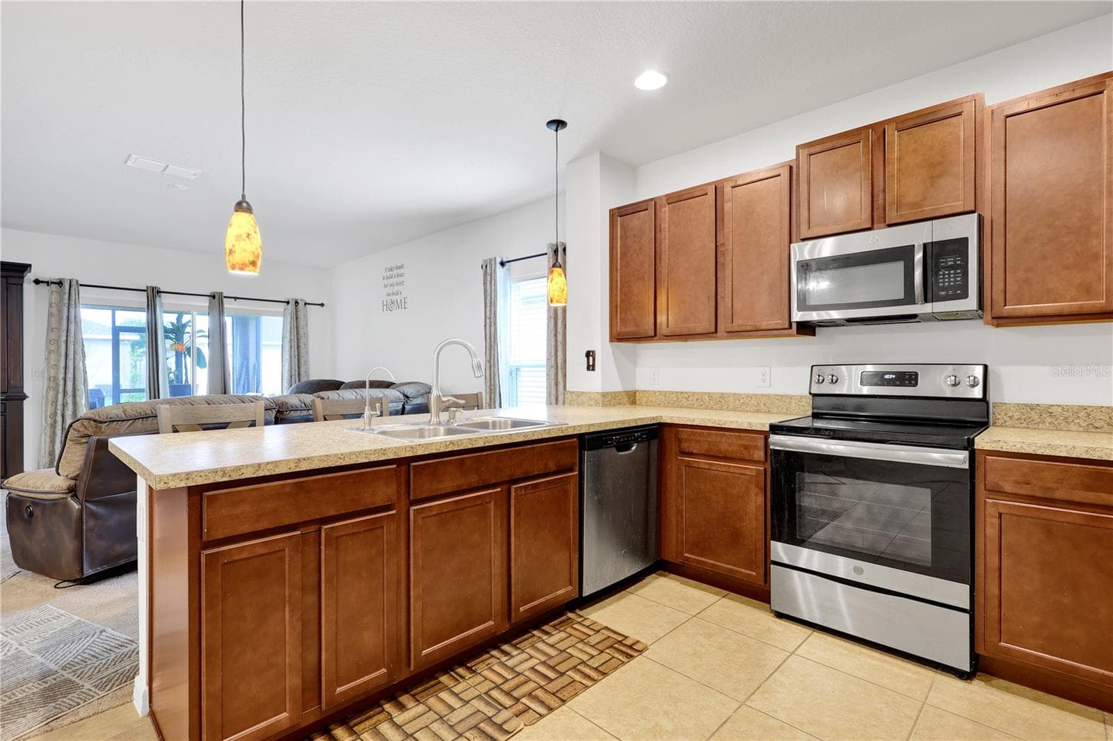 Single Family Residence at 4817 MARCOS CIR, KISSIMMEE, photo 3 of 27