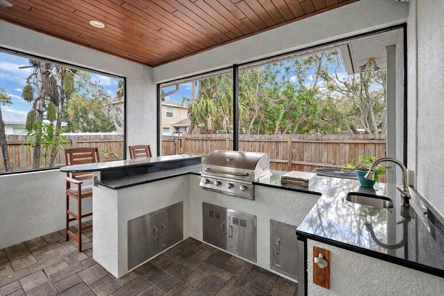 Outdoor Kitchen - 2207 WISTERIA ST, SARASOTA