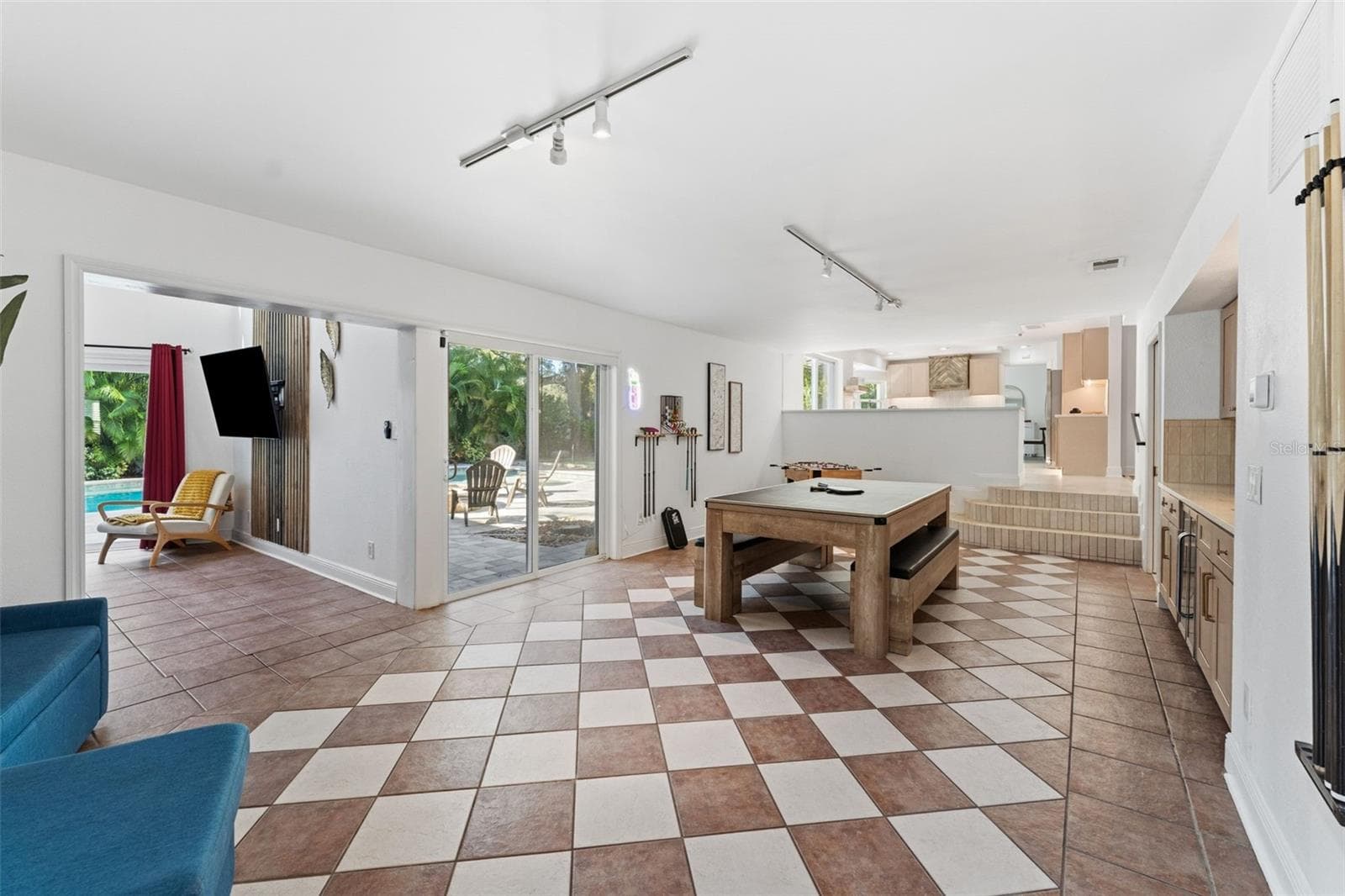 Single Family Residence at 1584 OAK LANE, CLEARWATER, photo 18 of 67