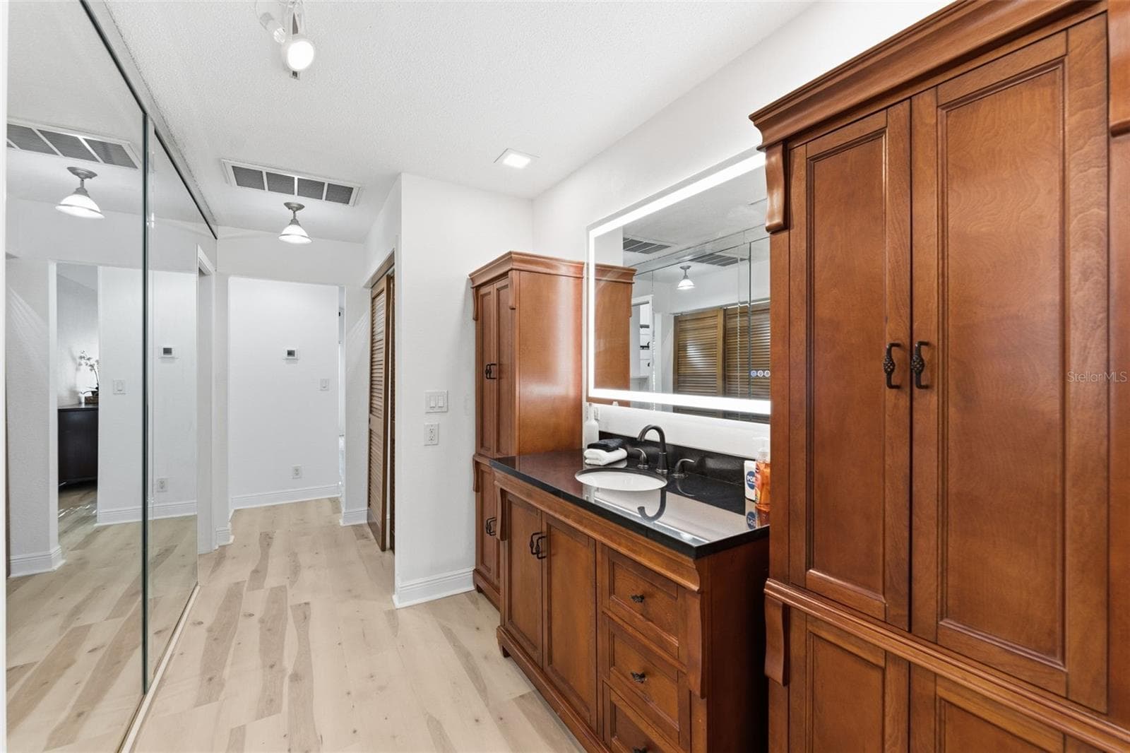 Single Family Residence at 1584 OAK LANE, CLEARWATER, photo 26 of 67