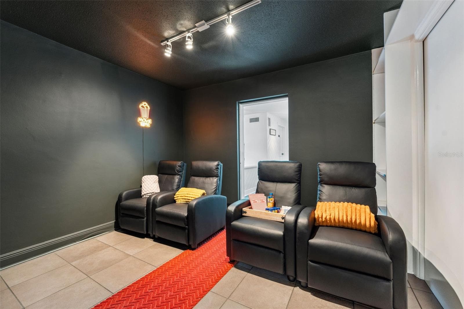 Single Family Residence at 1584 OAK LANE, CLEARWATER, photo 13 of 67