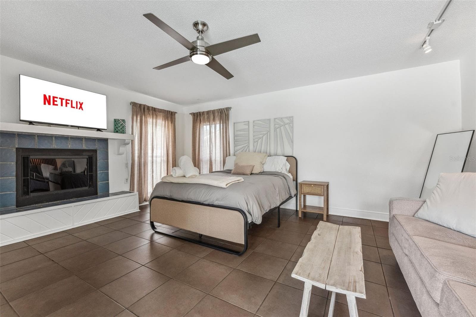 Single Family Residence at 1584 OAK LANE, CLEARWATER, photo 44 of 67