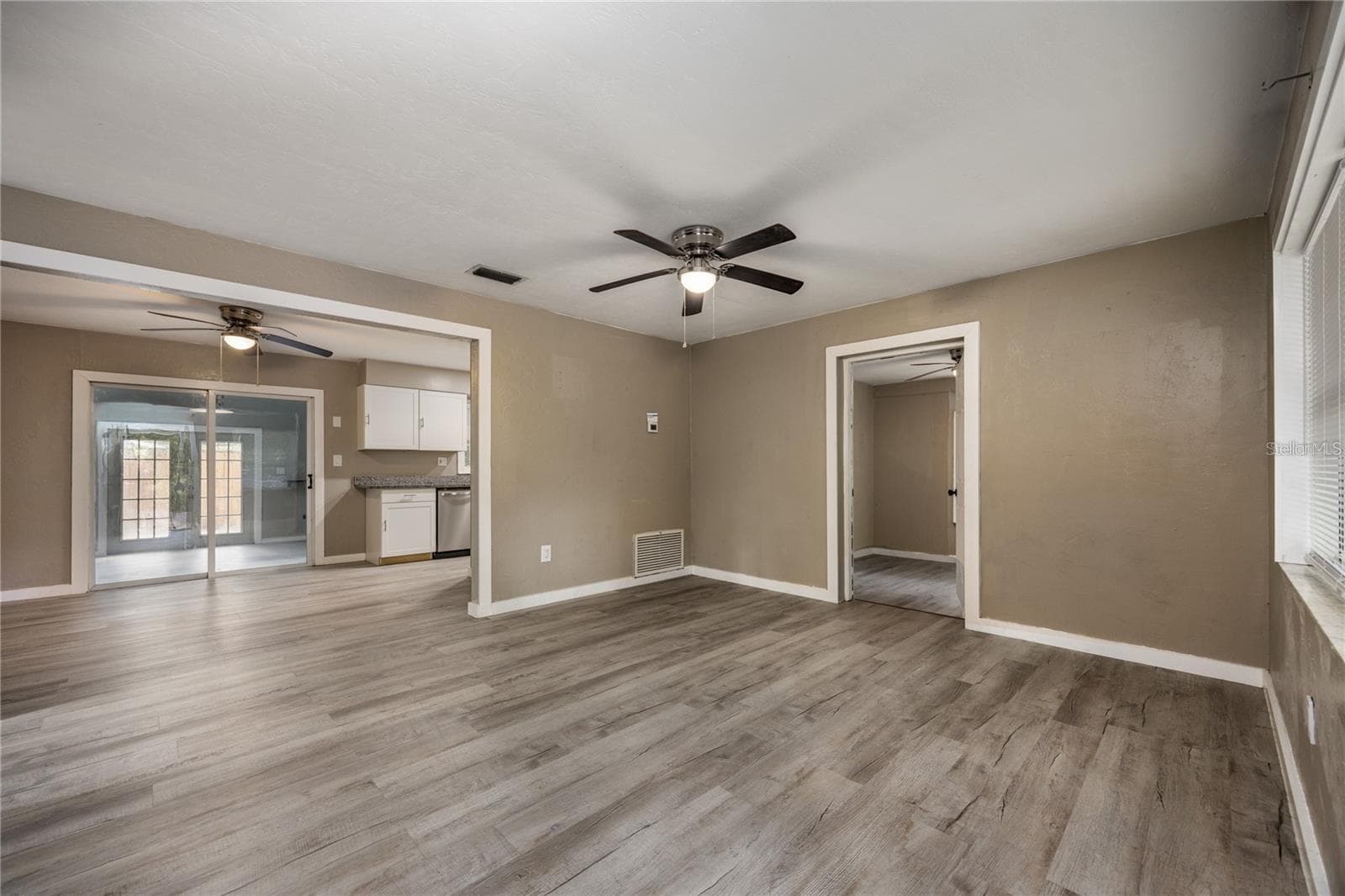 Single Family Residence at 14637 NE 145TH AVE, WALDO, photo 9 of 37