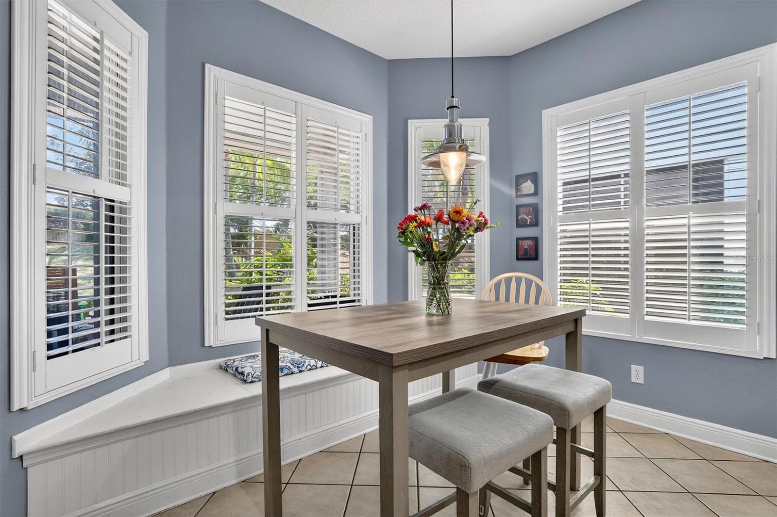 Eat in dining with bay window seating. - 416 MANNS HARBOR DR, APOLLO BEACH