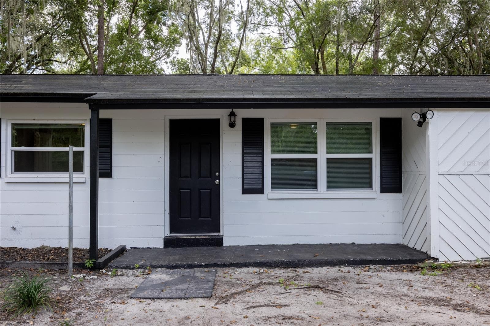 Single Family Residence at 14637 NE 145TH AVE, WALDO, photo 4 of 37
