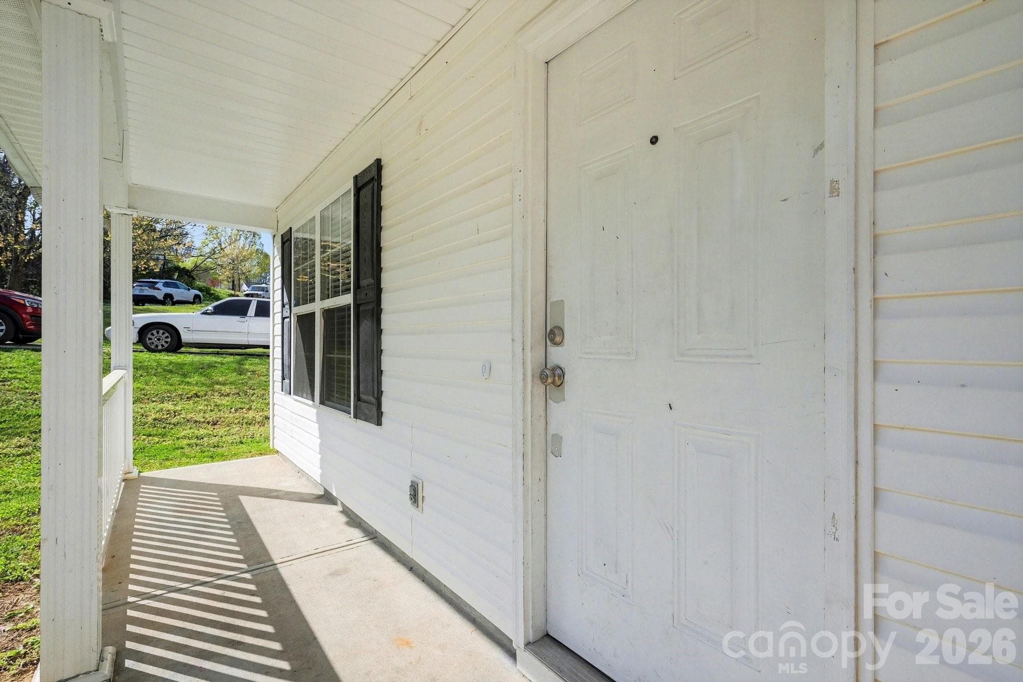 Single Family Residence at 911 Valley Ridge Road, Charlotte, photo 4 of 24