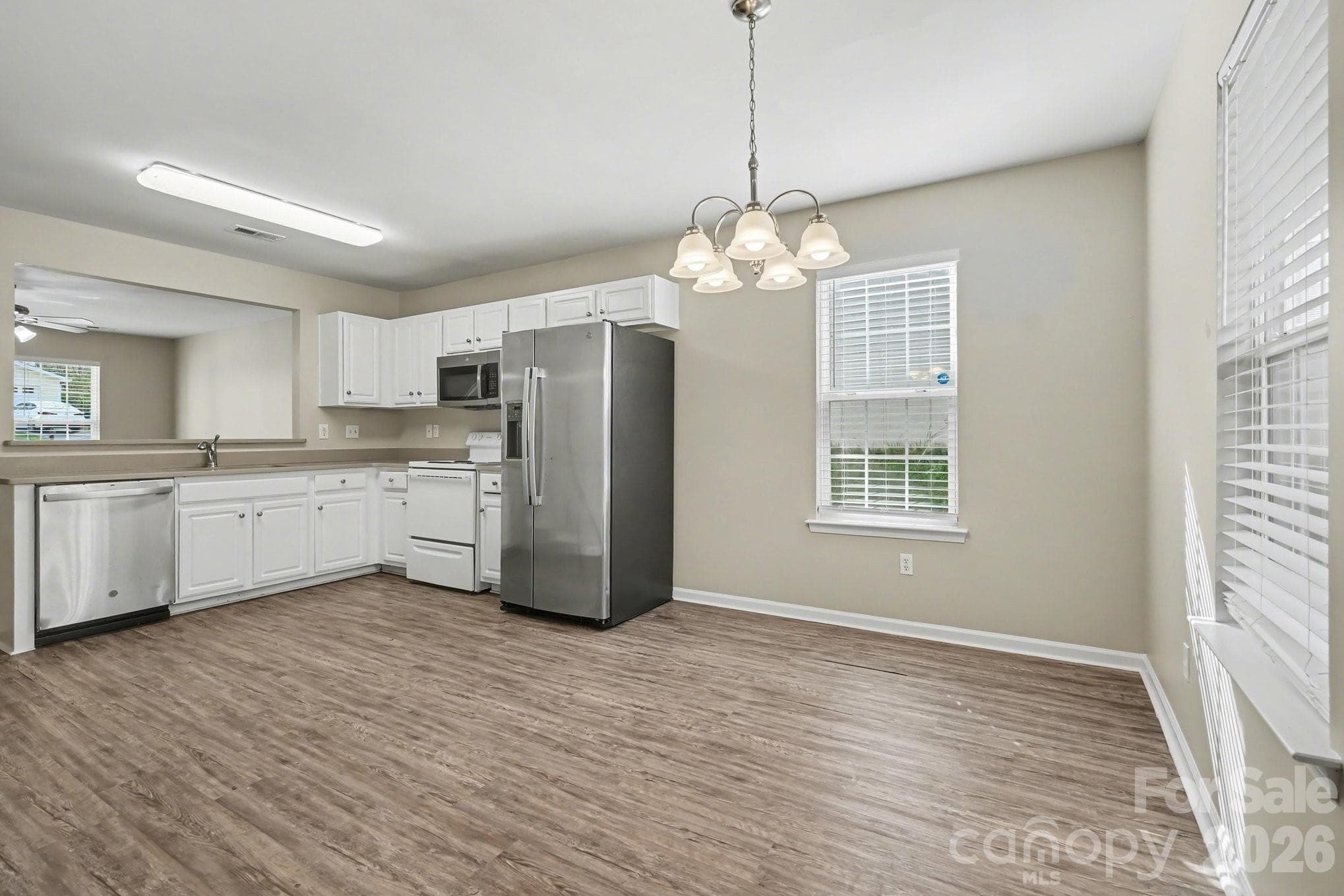 Single Family Residence at 911 Valley Ridge Road, Charlotte, photo 9 of 24