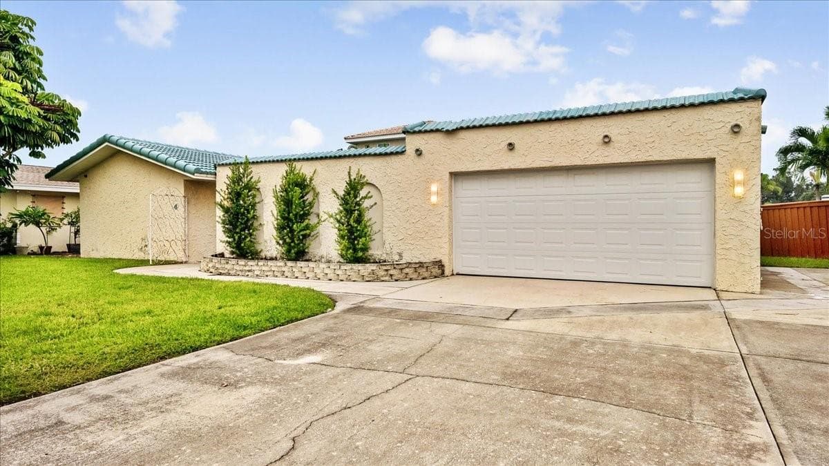 Single Family Residence at 4 SLOOP DR, COCOA BEACH, photo 2 of 27