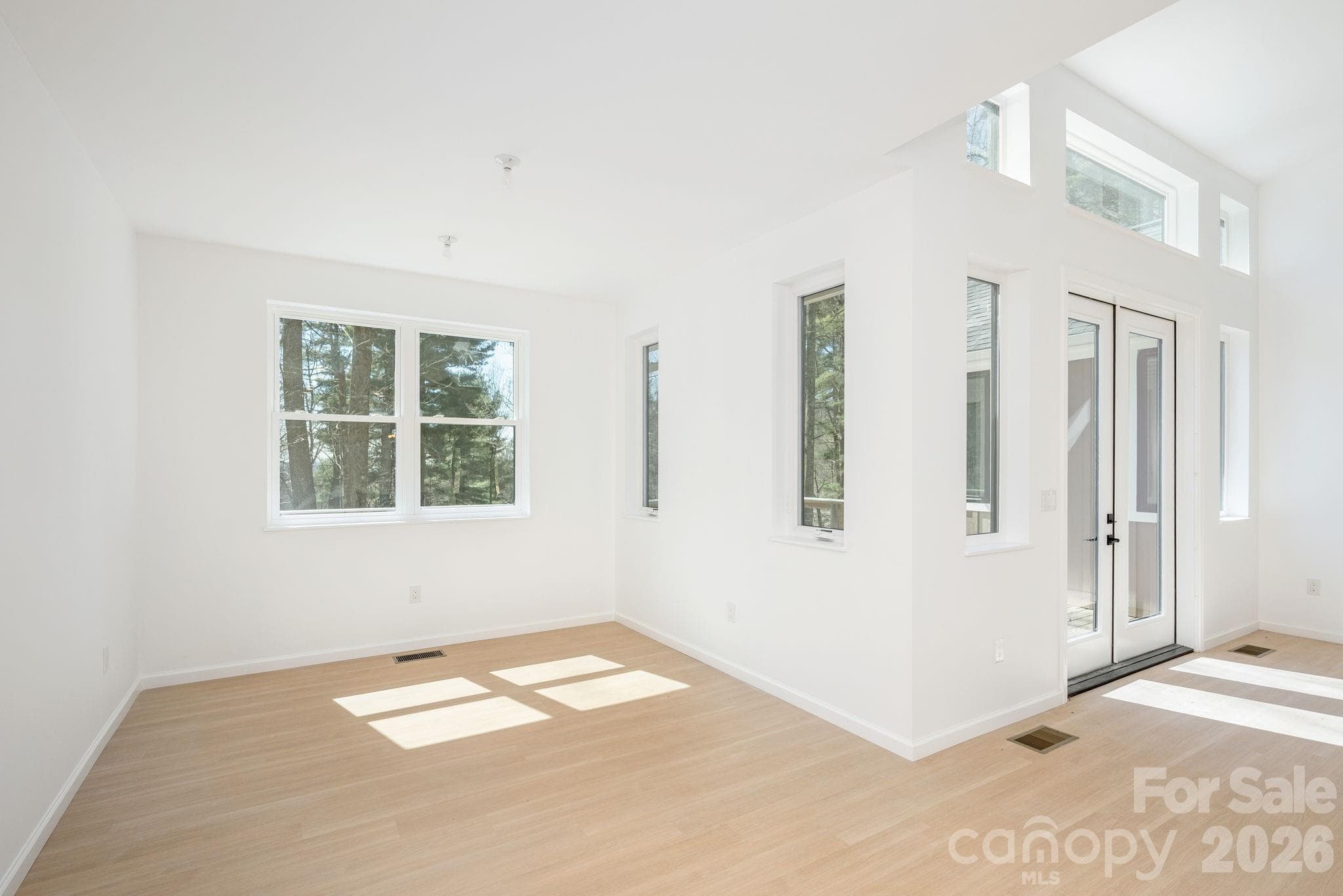 Single Family Residence at 654 Hollybrook Drive, Flat Rock, photo 17 of 48