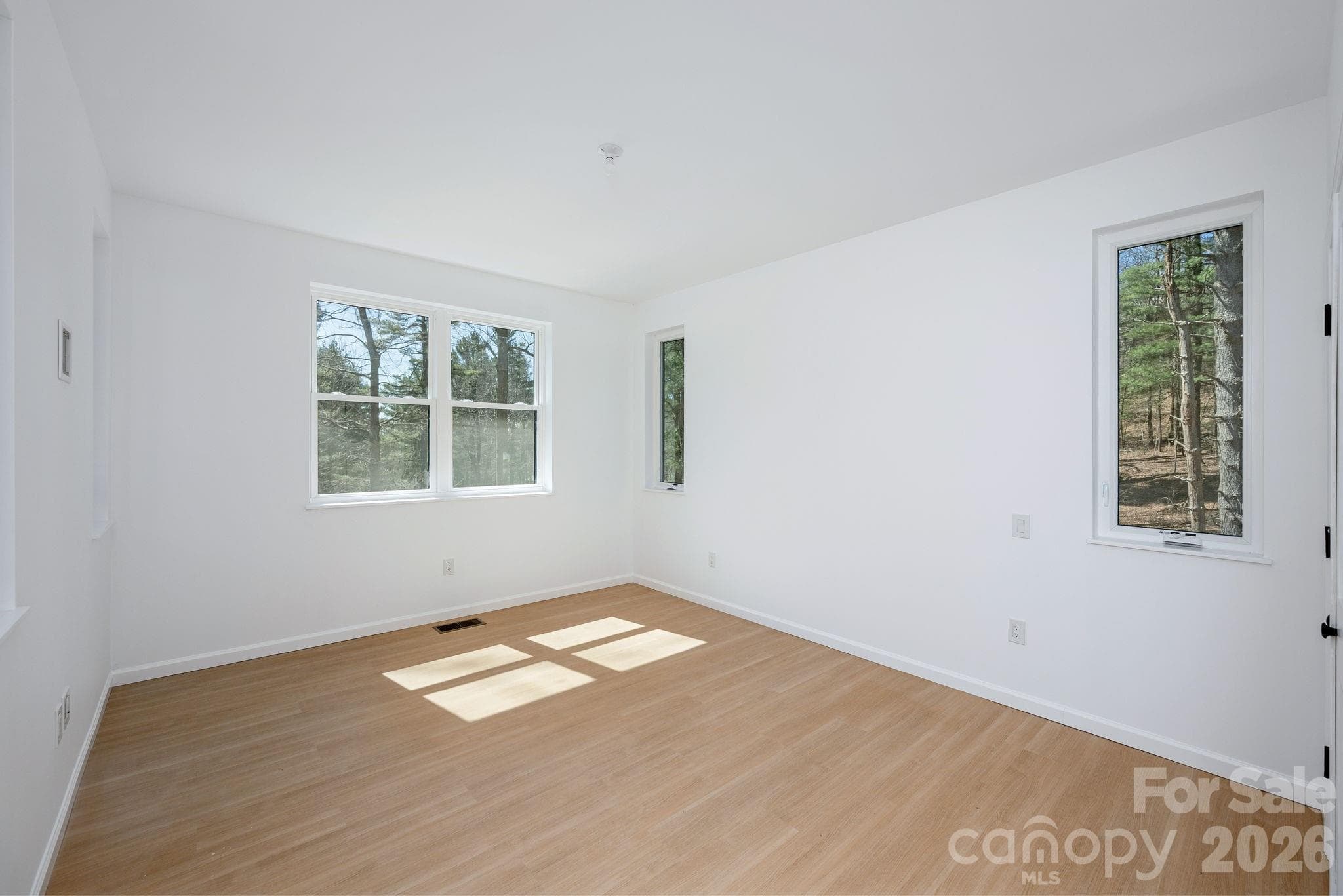Single Family Residence at 654 Hollybrook Drive, Flat Rock, photo 27 of 48