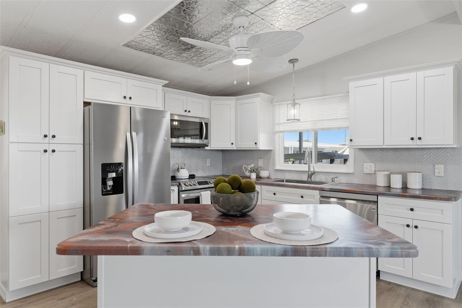 Manufactured Home at 2116 KONA DR, HOLIDAY, photo 5 of 18