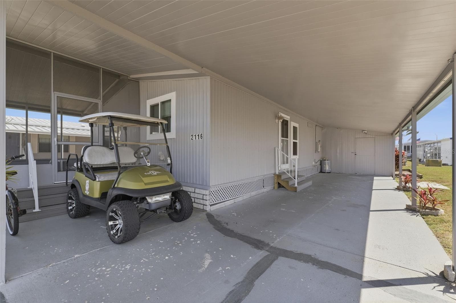 Manufactured Home at 2116 KONA DR, HOLIDAY, photo 14 of 18