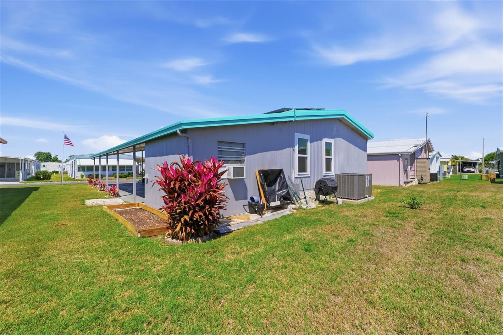 Manufactured Home at 2116 KONA DR, HOLIDAY, photo 16 of 18
