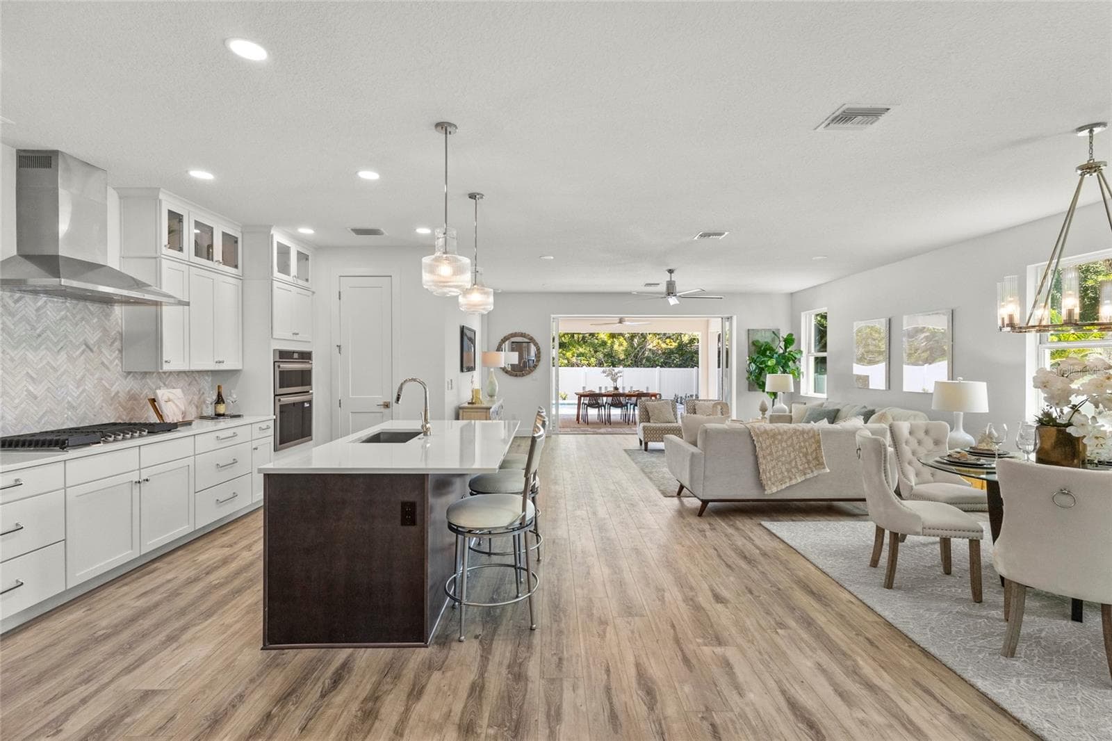 10 foot ceilings, Open floor plan - 217 S SHADE AVE, SARASOTA
