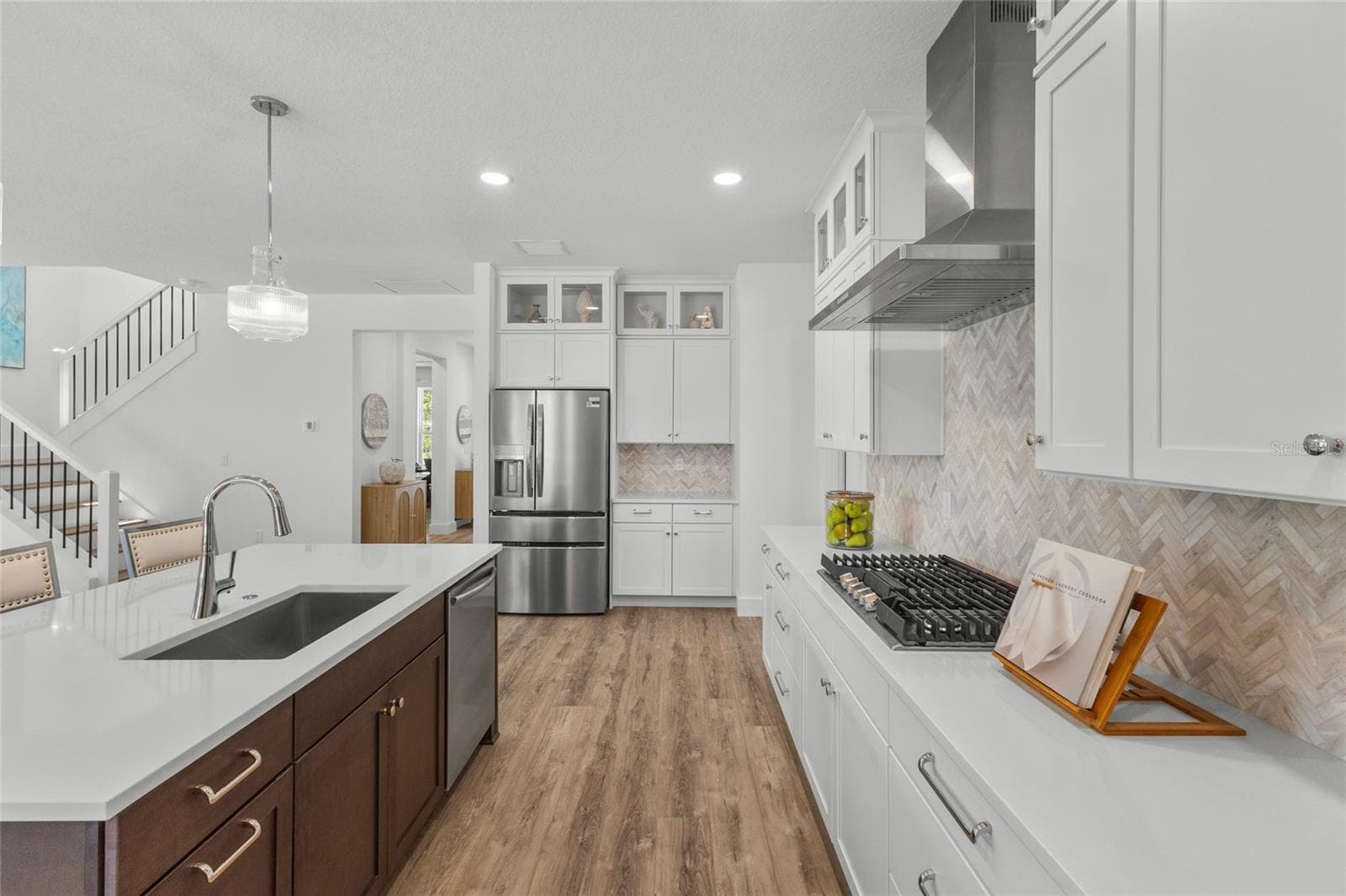 Plenty of Cabinet space - 217 S SHADE AVE, SARASOTA