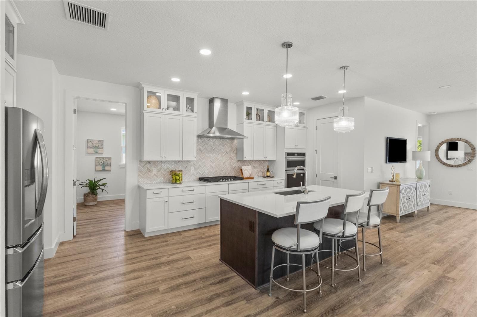 Quartz Countertops/Laundry room to the left - 217 S SHADE AVE, SARASOTA