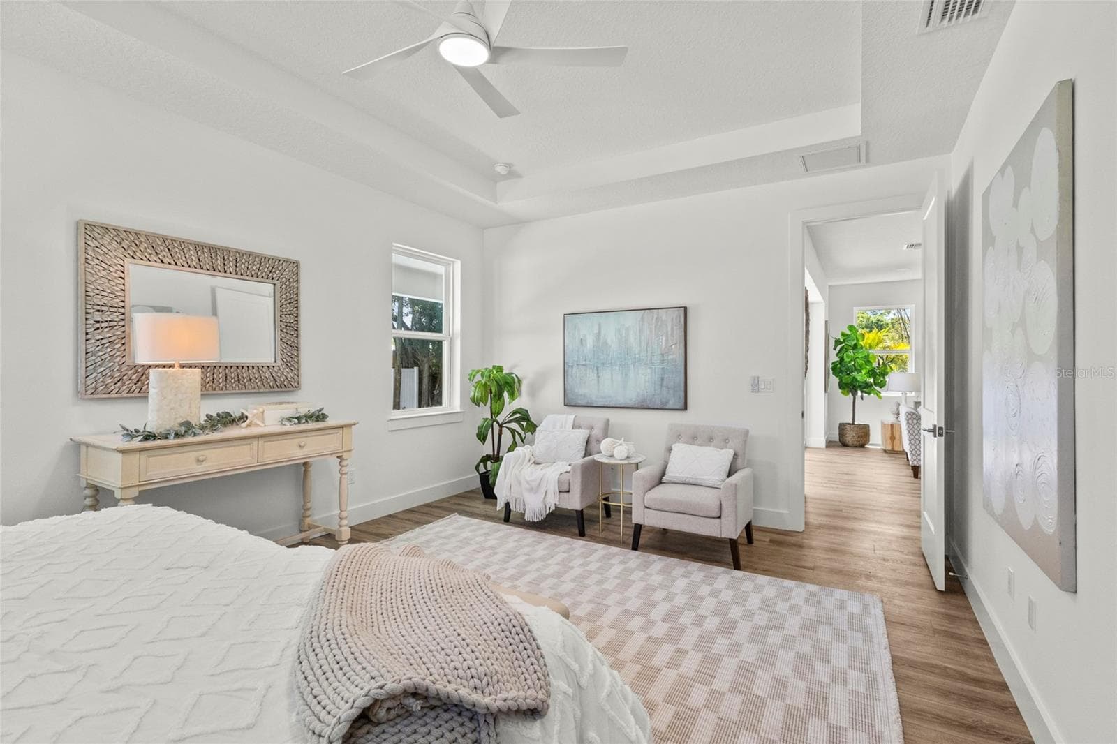 Looking out the door to the Living room and outside to the pool - 217 S SHADE AVE, SARASOTA
