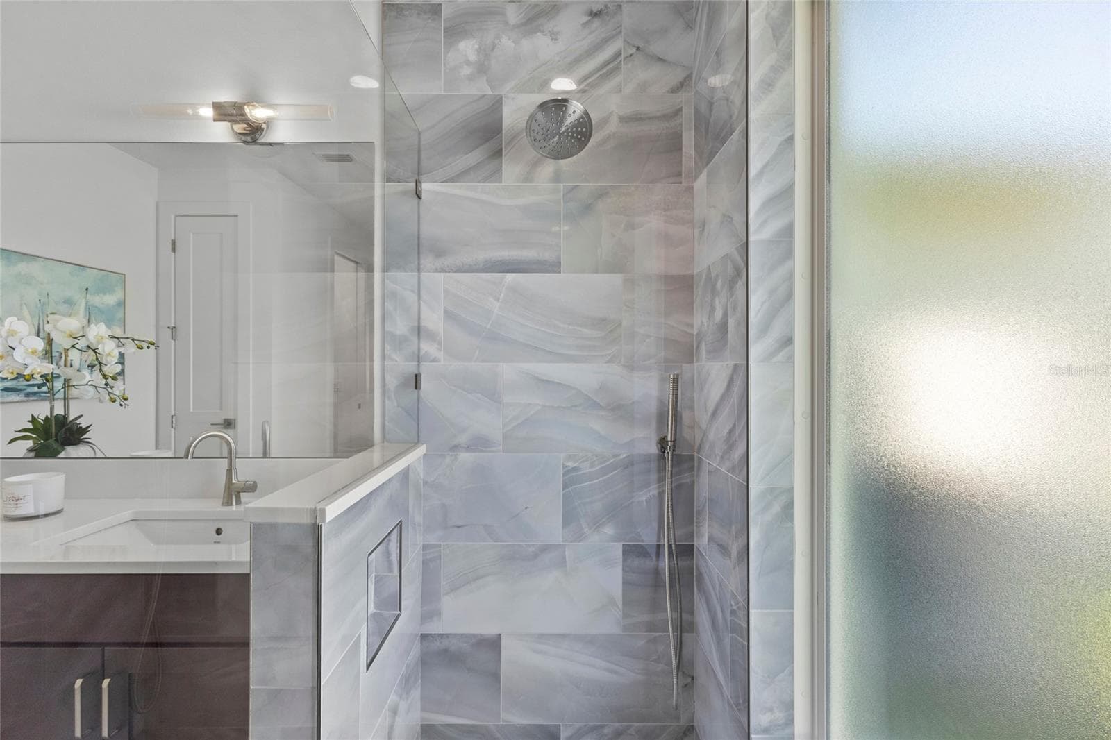 Walk-in Shower - 217 S SHADE AVE, SARASOTA