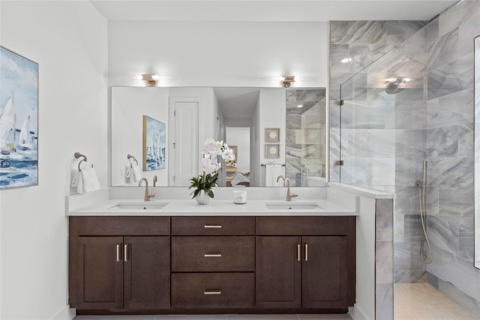 Primary Bath/Double sinks - 217 S SHADE AVE, SARASOTA