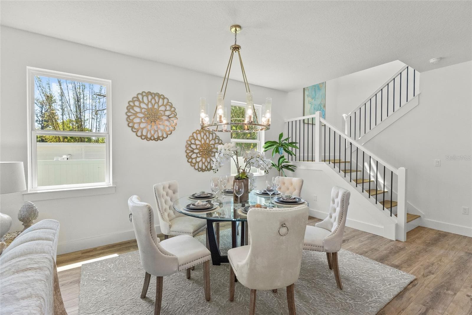 Lots of natural light pouring in - 217 S SHADE AVE, SARASOTA