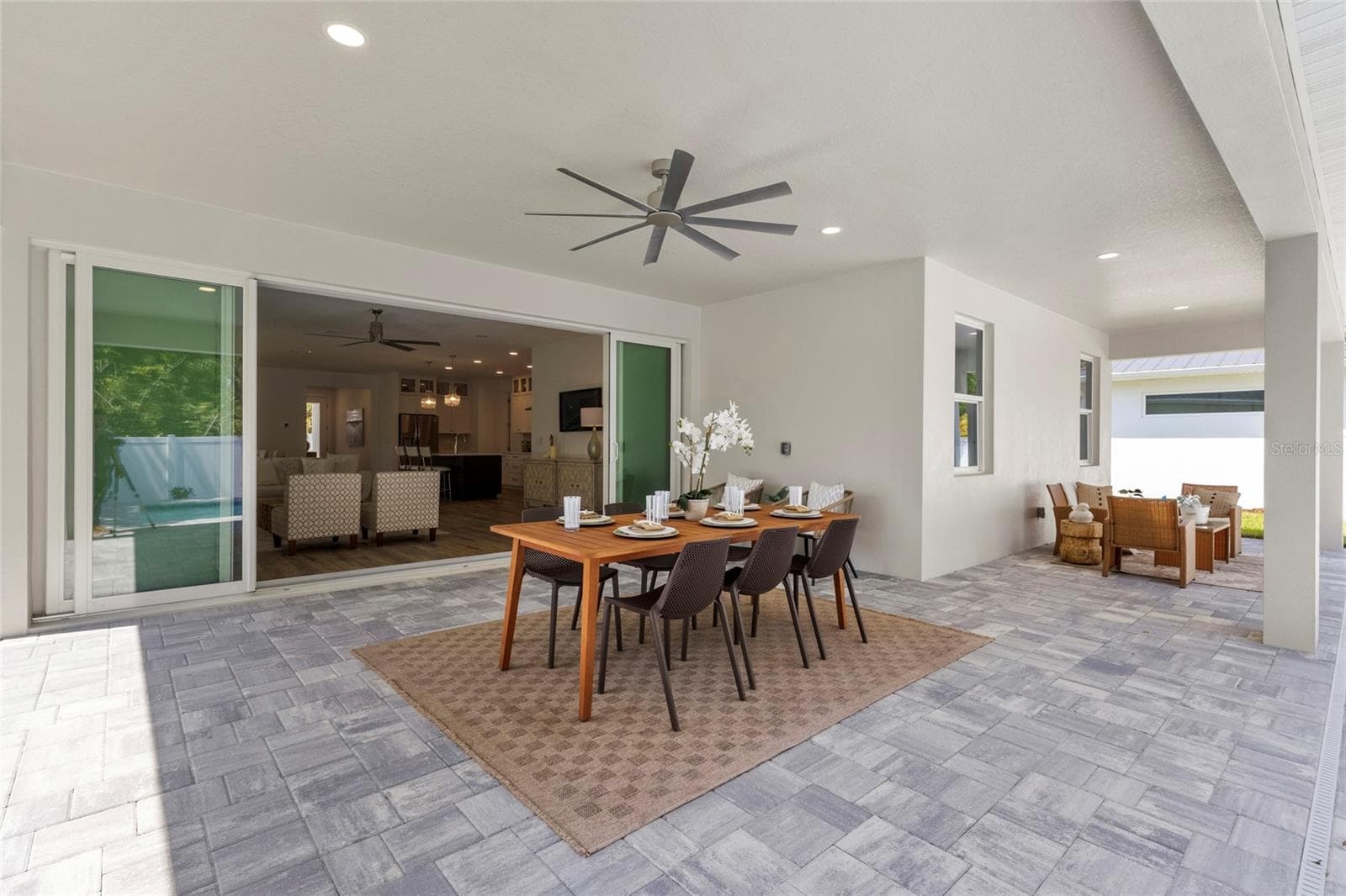 Lots of areas undercover - 217 S SHADE AVE, SARASOTA