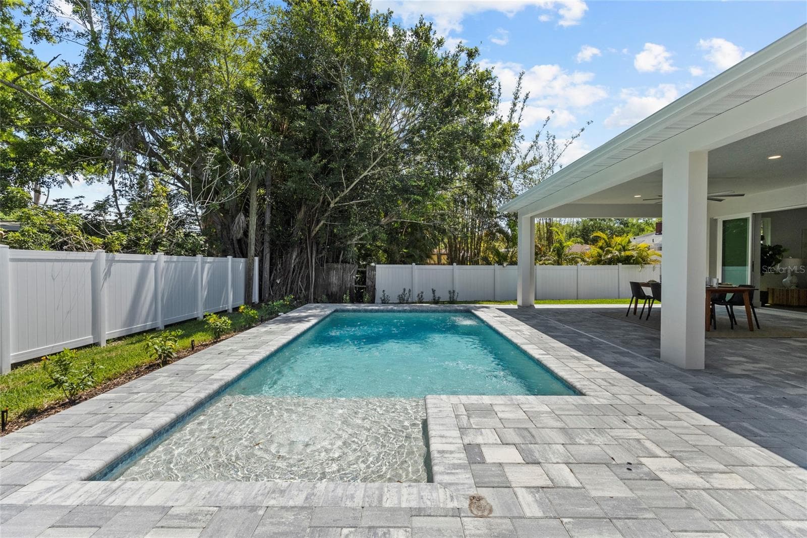 Ready for your lounge chairs in the pool - 217 S SHADE AVE, SARASOTA