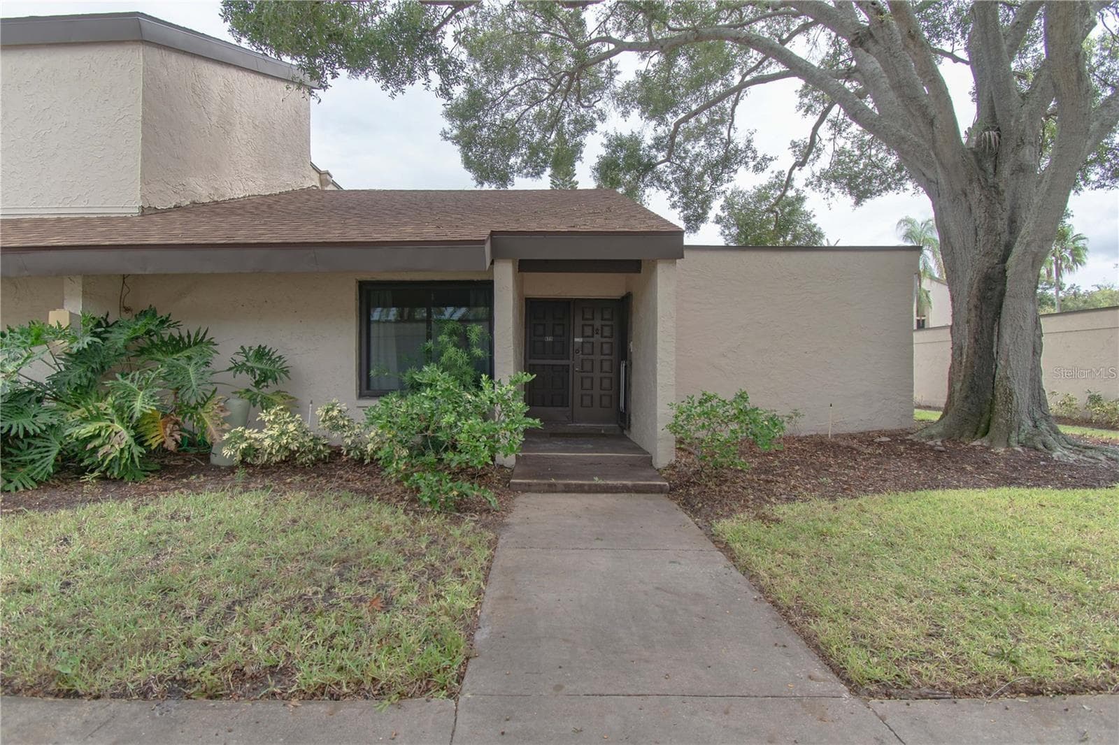 Condominium at 2207 BELLEAIR RD #B22, CLEARWATER, photo 2 of 21