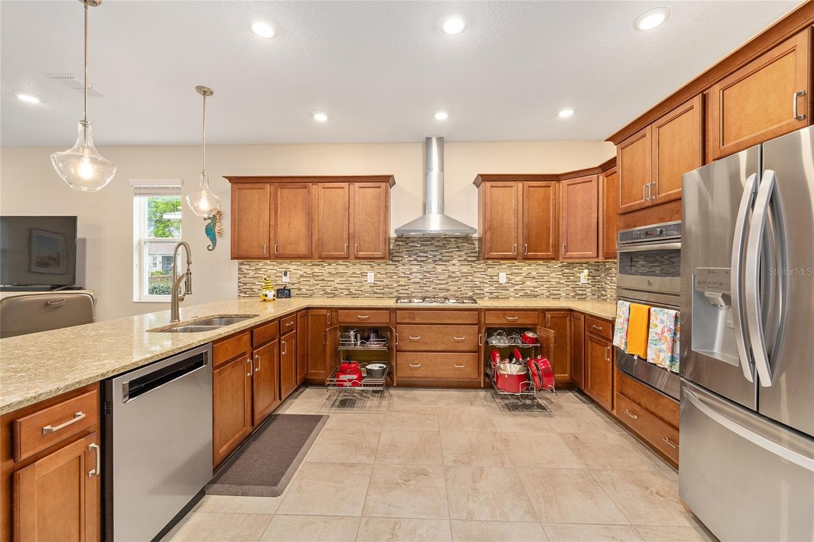 Kitchen with cabinetry inserts - 8566 SW 79TH AVE, OCALA