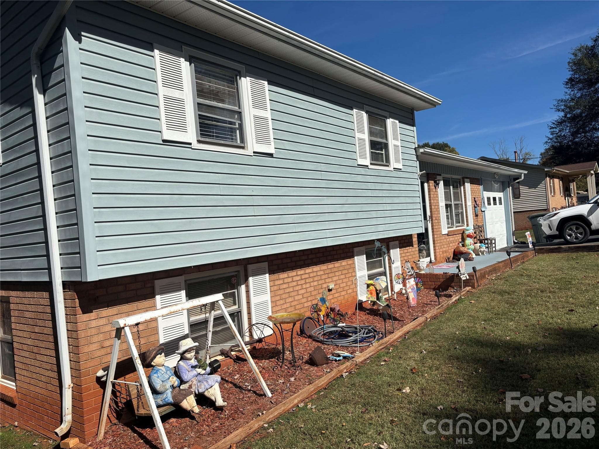 gas pack/ac roof and water heater all new within the last 5 years - Newton