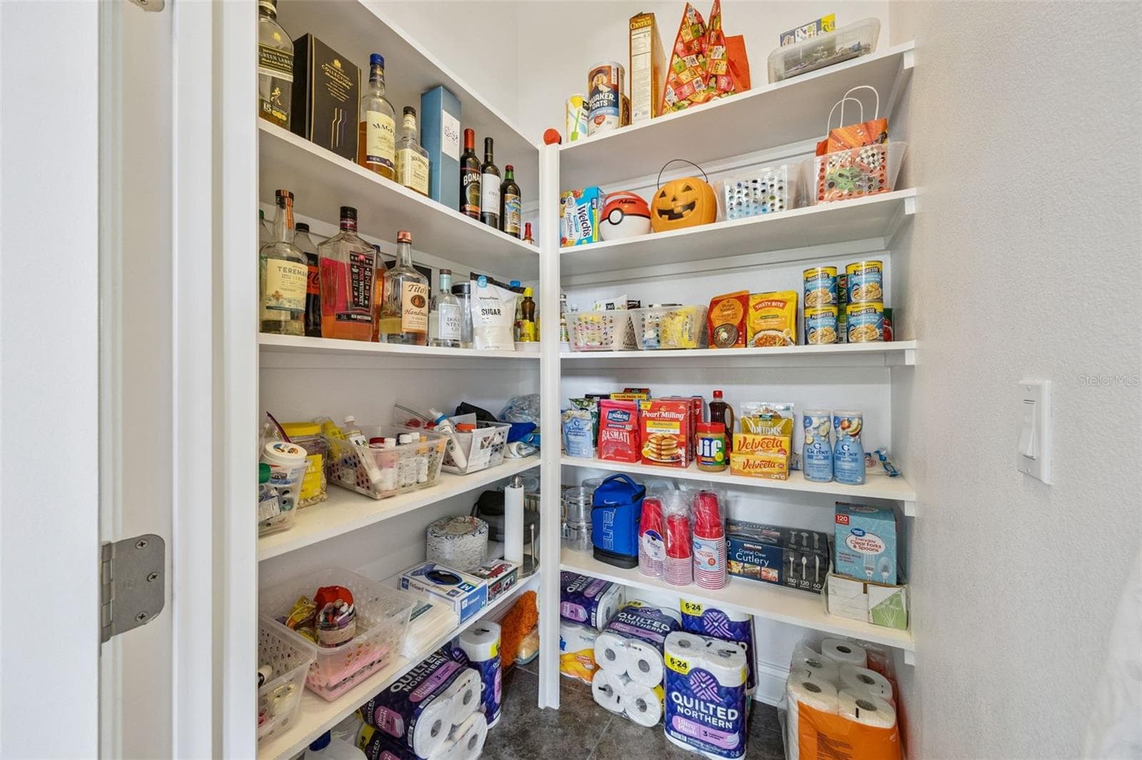 Walk-in Pantry - 14160 ELIOT AVE, ORLANDO