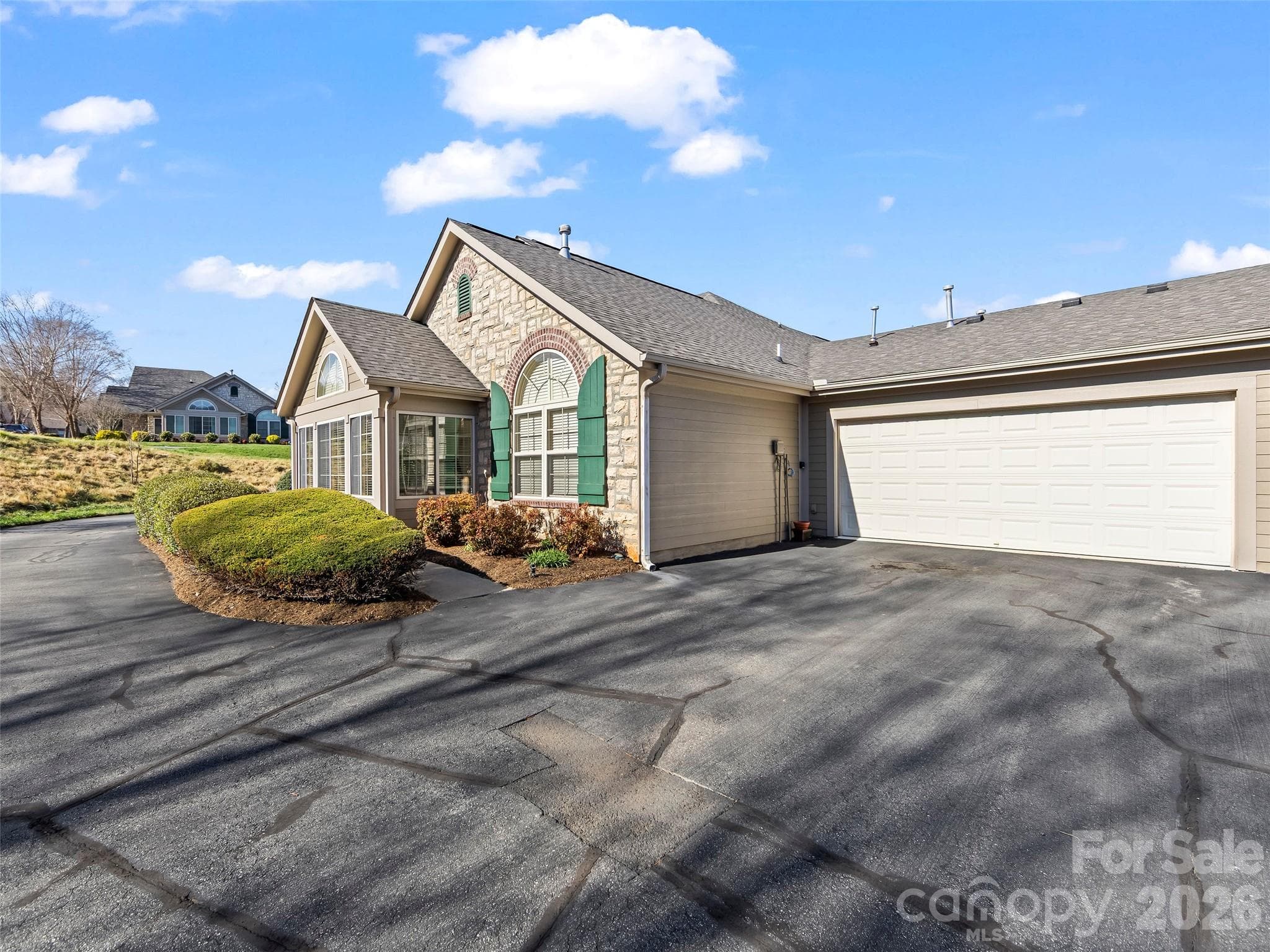 Townhouse at 81 Outlook Circle, Swannanoa, photo 2 of 25