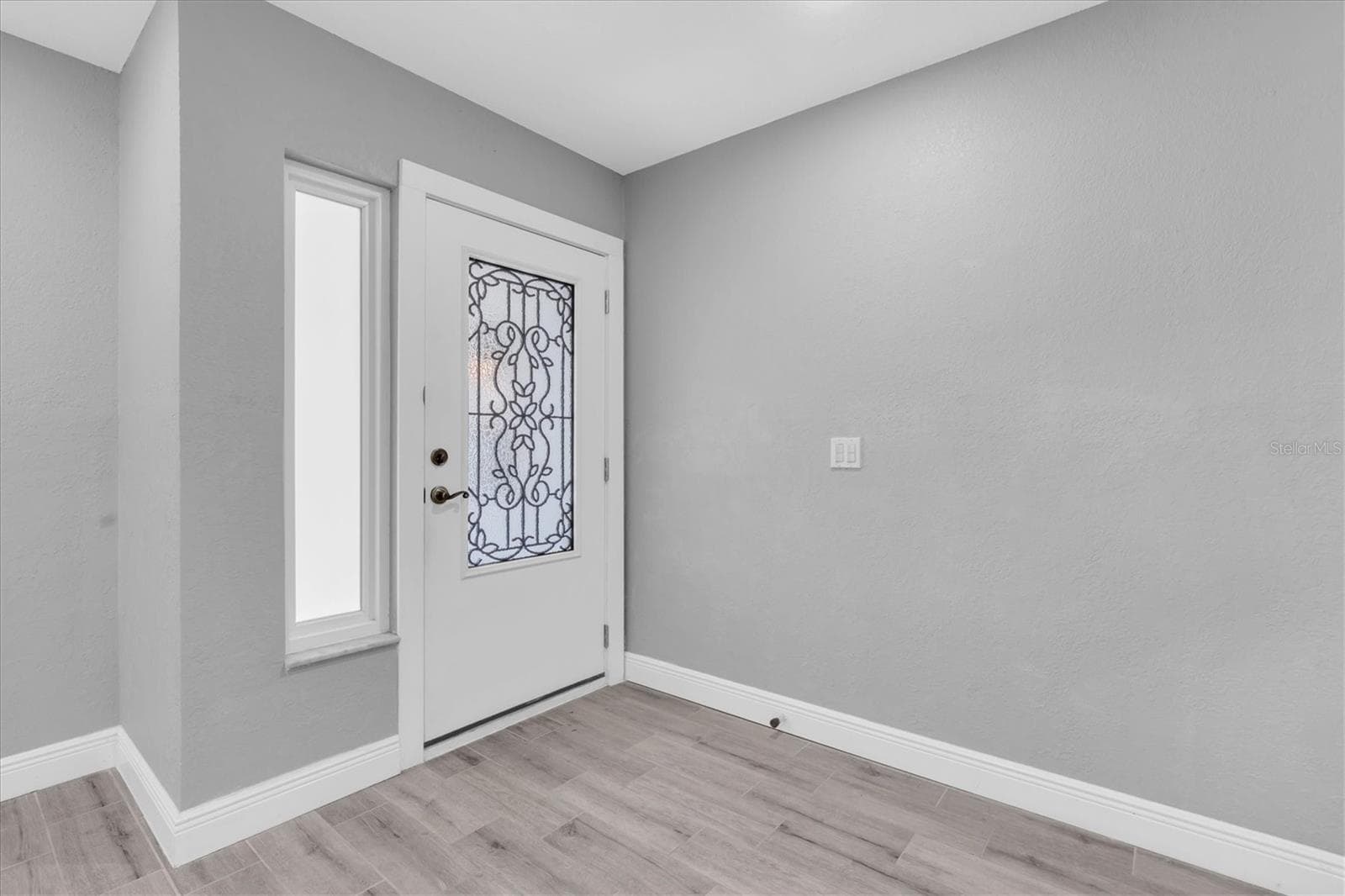 Foyer - 5619 DENVER ST NE, ST PETERSBURG
