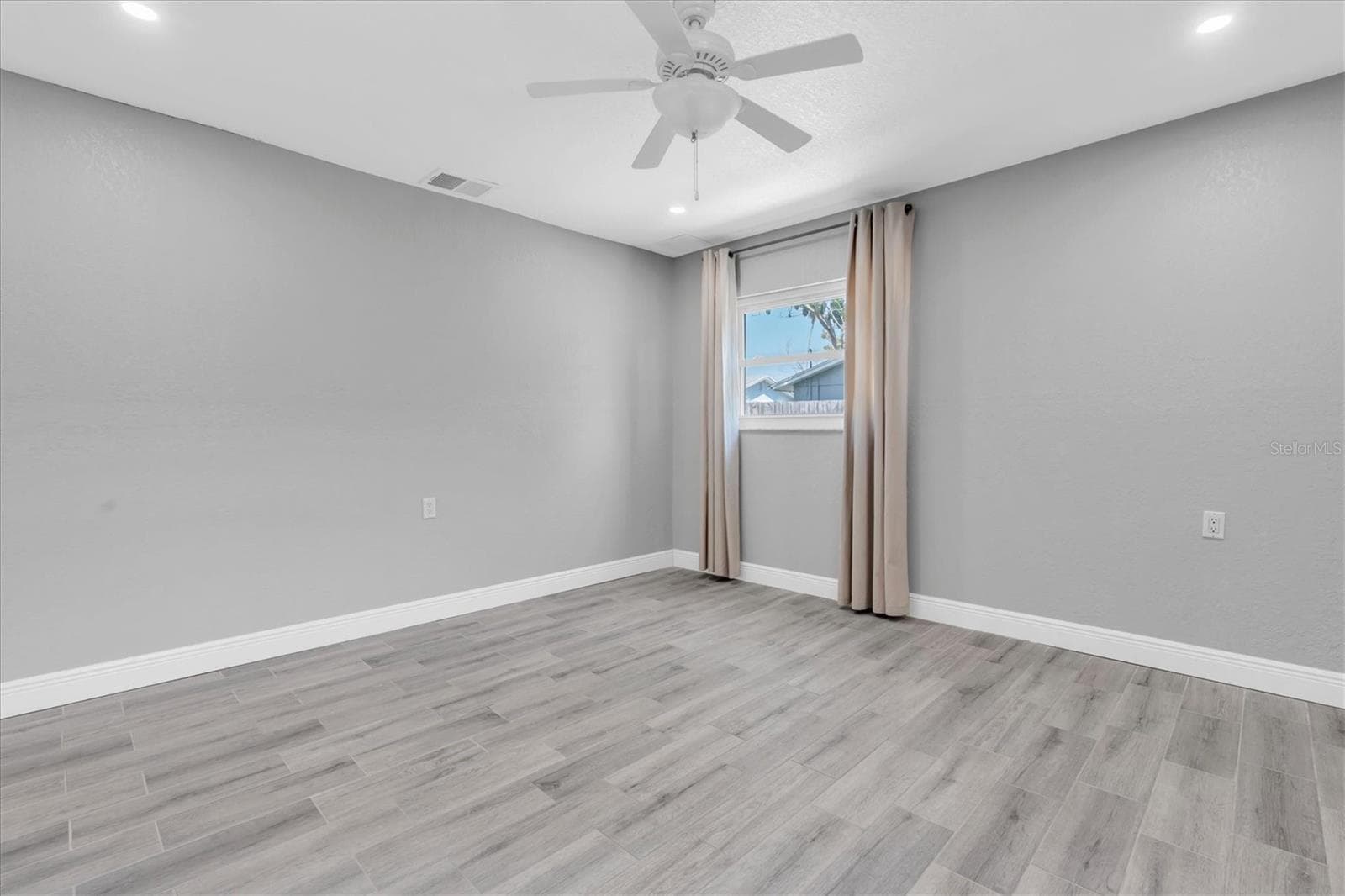 Single Family Residence at 5619 DENVER ST NE, ST PETERSBURG, photo 20 of 51