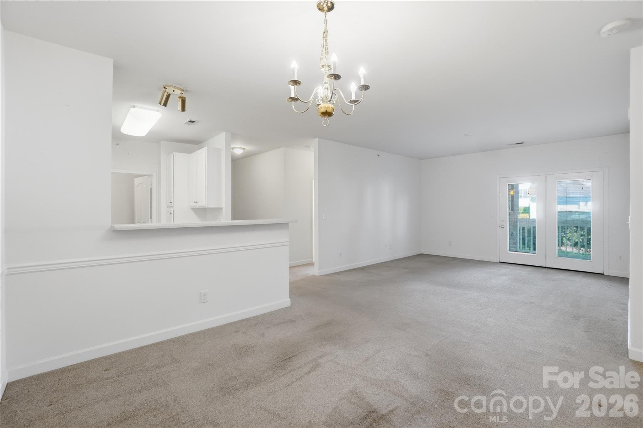 Condominium at 16742 Amberside Road E, Cornelius, photo 9 of 23