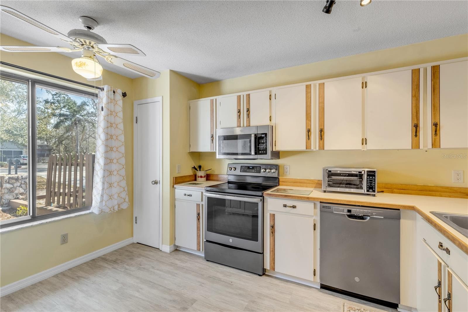 Single Family Residence at 47 CROOKED PINE RD, PORT ORANGE, photo 17 of 40