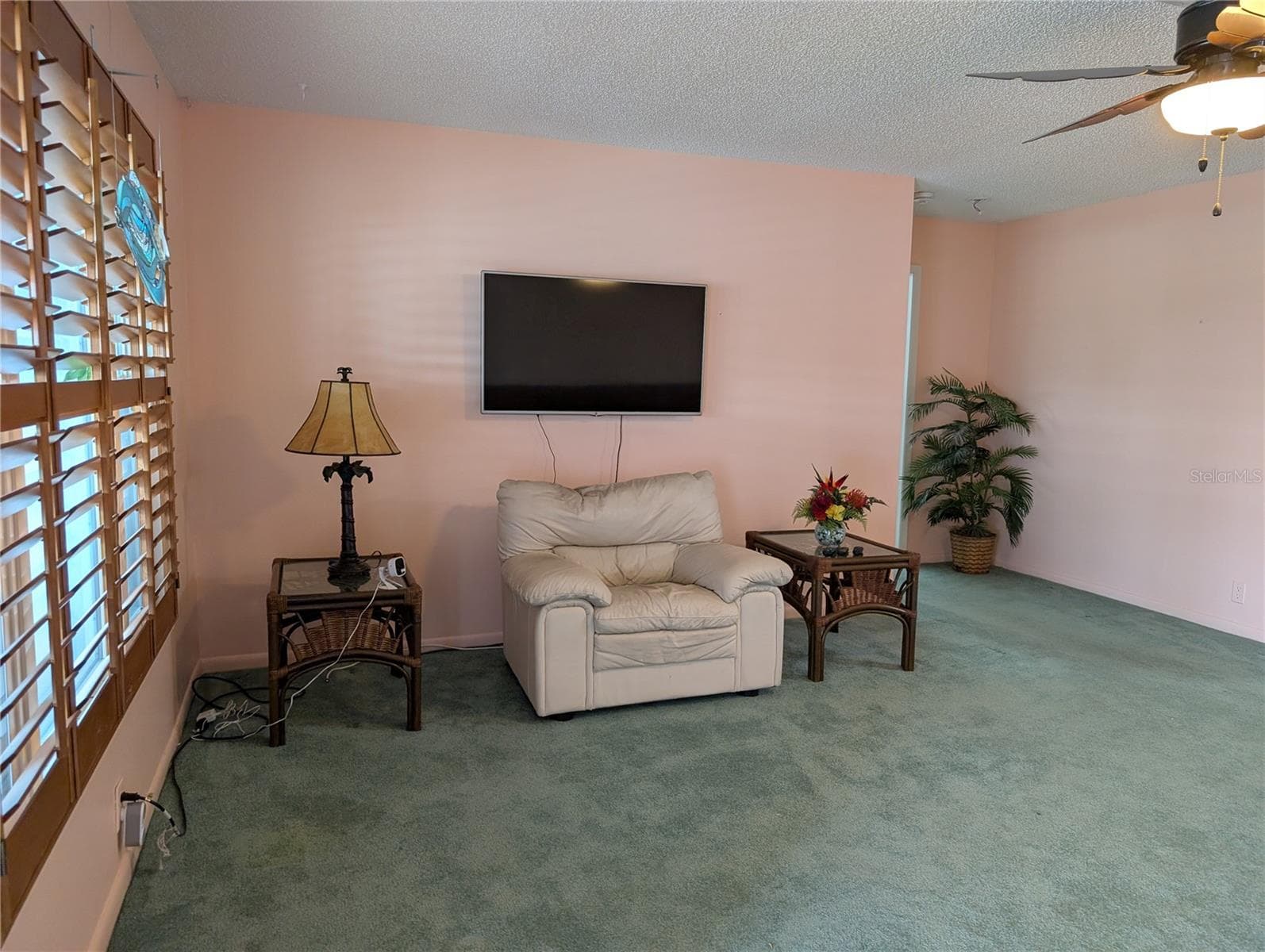 Living room view to Guest quarters. - 9204 36TH WAY N #6, PINELLAS PARK