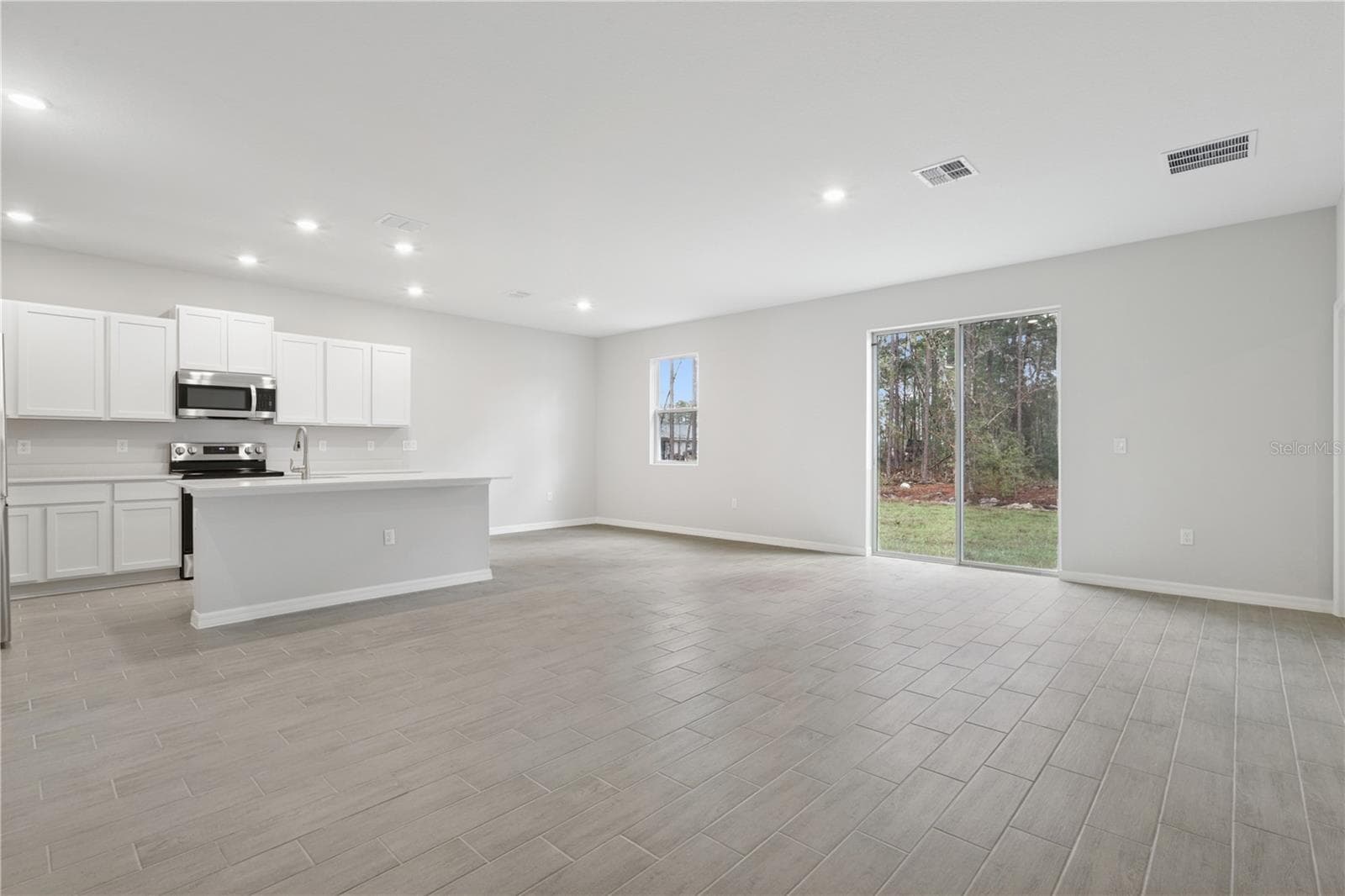 Single Family Residence at 17094 SW 20TH CT RD, OCALA, photo 4 of 12