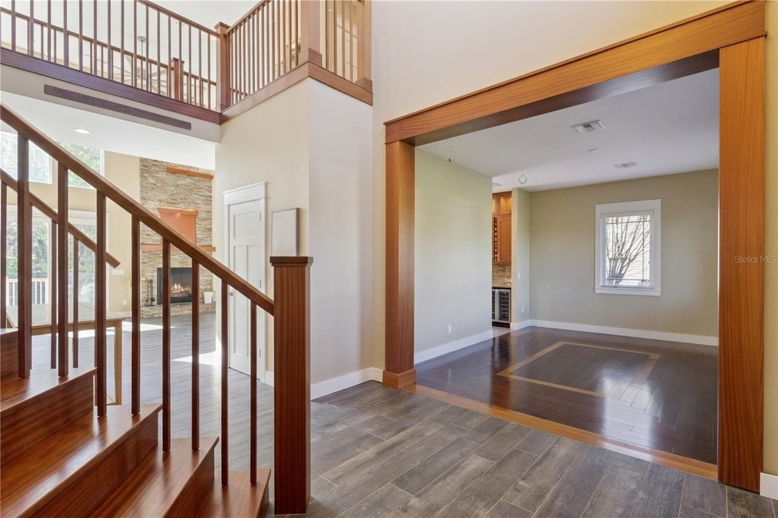 Formal dining room that leads to the butler - 15503 TROTTING HORSE LN, TAVARES