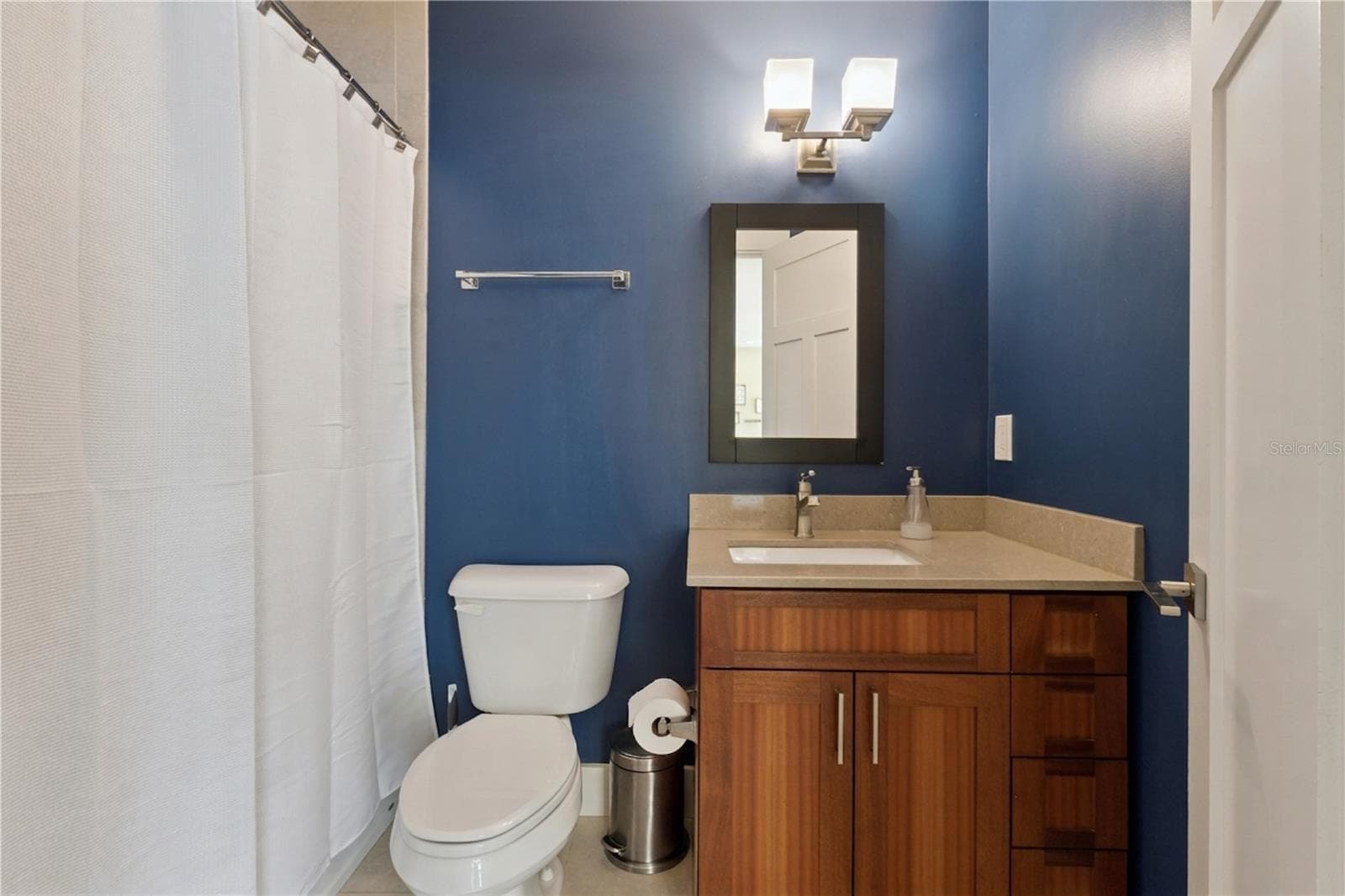 Bath 2 - 15503 TROTTING HORSE LN, TAVARES