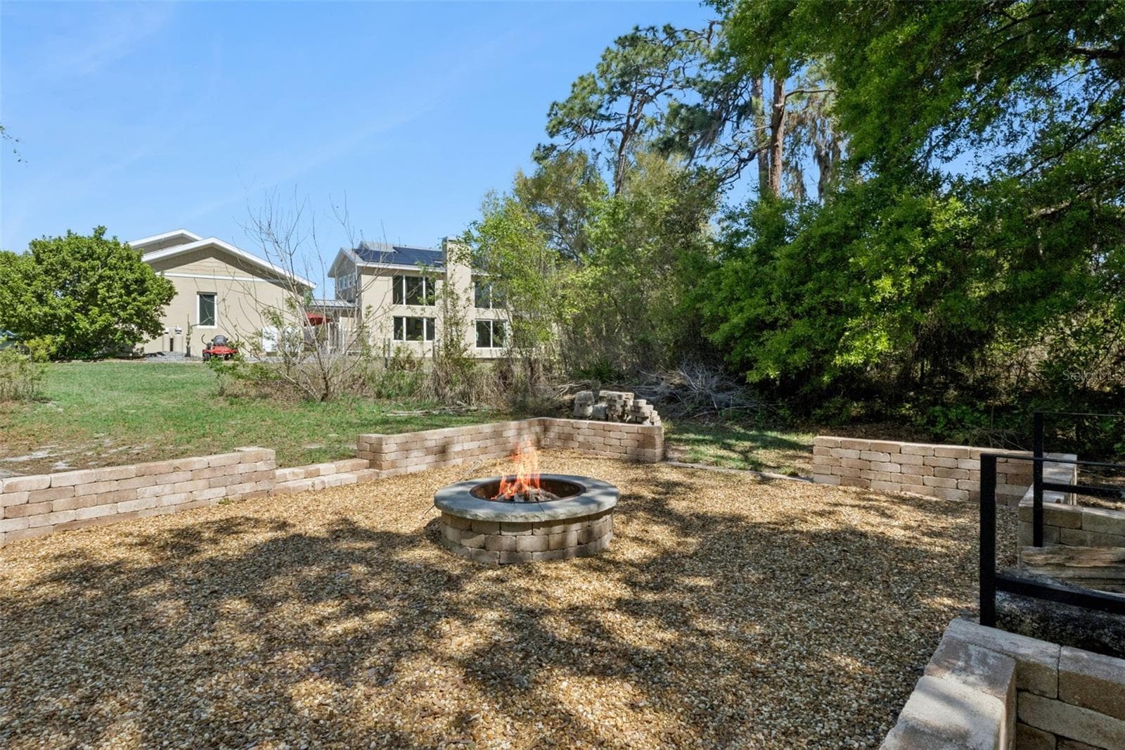 Custom Fire Pit - 15503 TROTTING HORSE LN, TAVARES