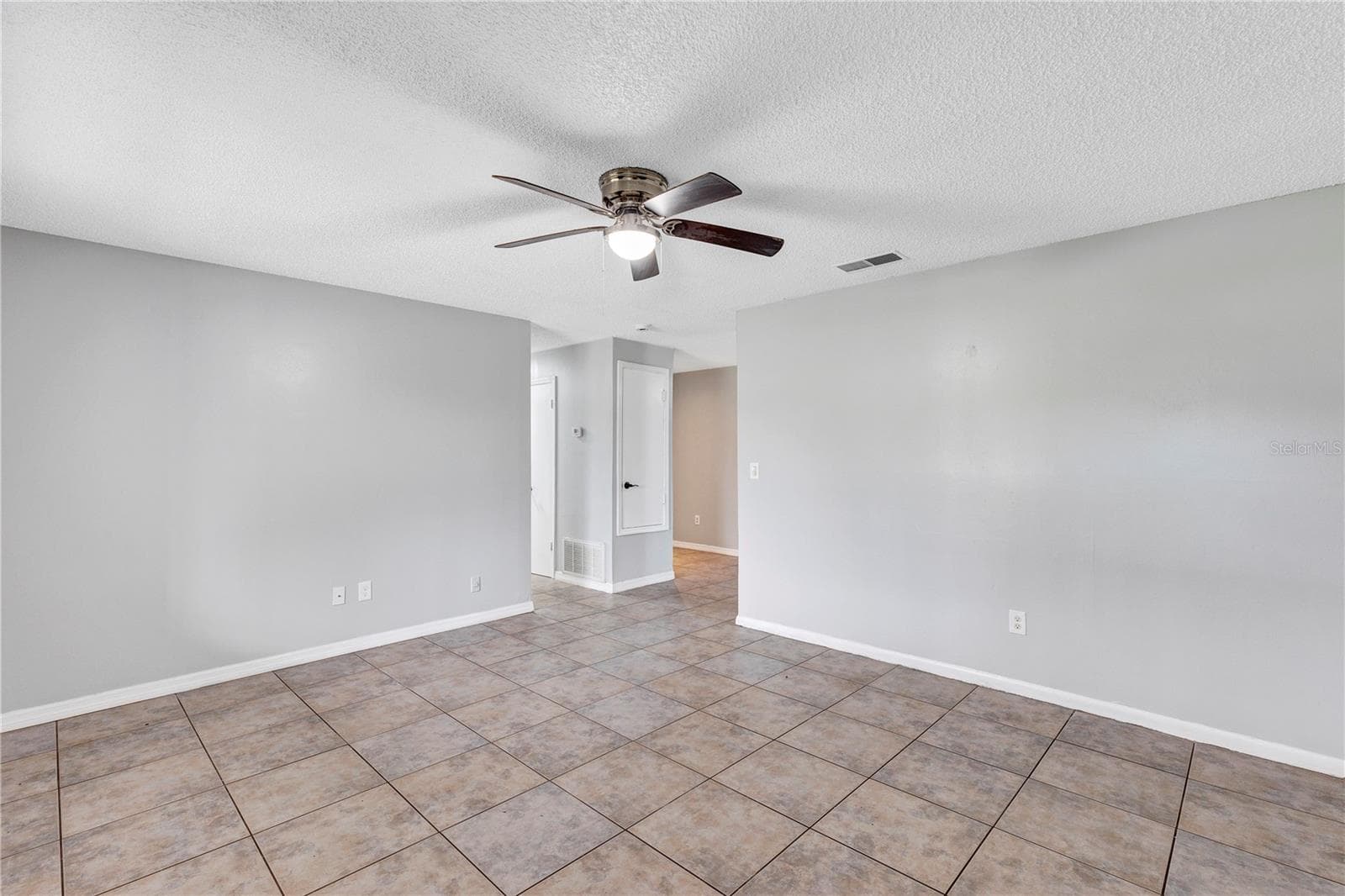 Single Family Residence at 7900 TOLEDO ST, ORLANDO, photo 5 of 32